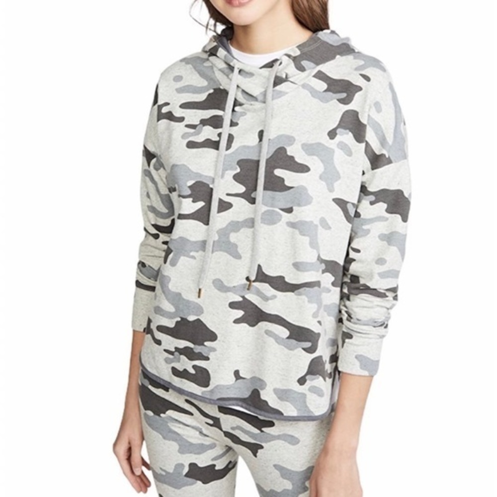 Sundry for anthropologie- woman’s camo hoodie size 2 - or medium . New